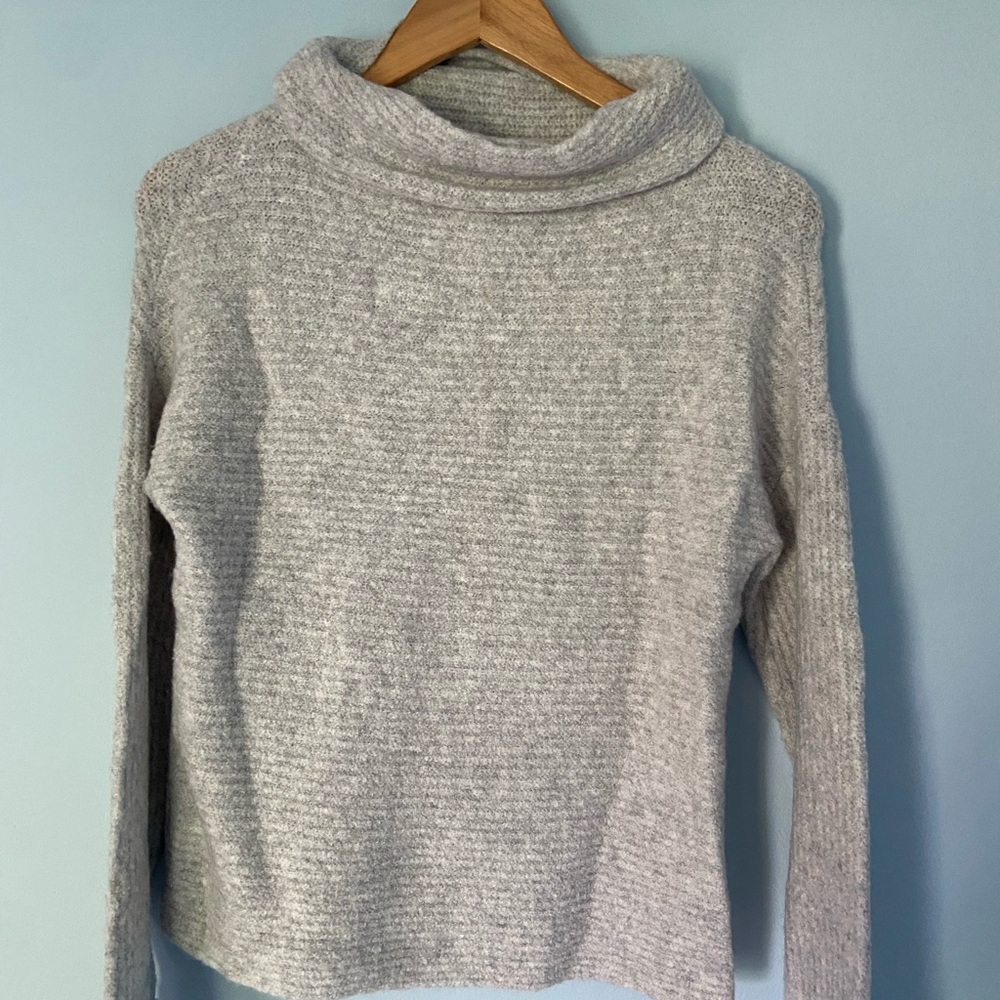 Turtle neck sweater